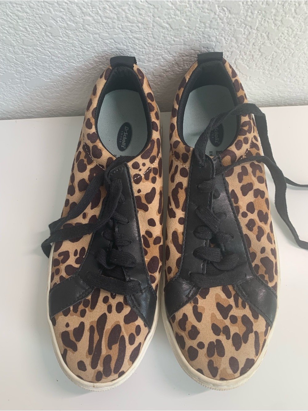 Dr. Scholl's Leopard Print Low-Top Sneakers in Black and Tan